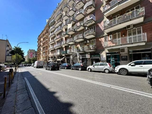 Locale in vendita di 56 m² in Via Pietro Castellino, 95