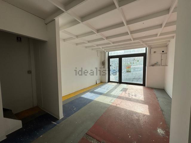 Locale in vendita di 56 m² in Via Salvatore Vigo, 104