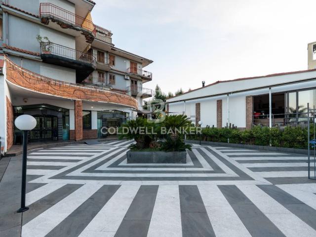 Locale in vendita di 570 m² in Piazza Roma, 11