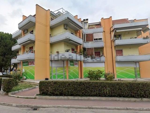 Locale in vendita di 577 m² in Via Jacopo Tintoretto