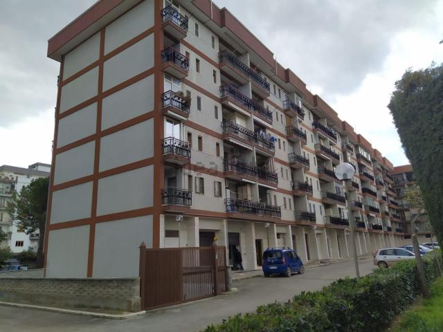 Locale in vendita di 580 m² in Via Padre Massimiliano Kolbe, 2