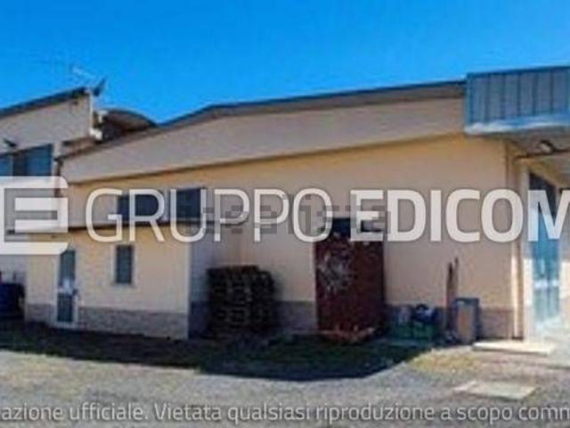 Locale in vendita di 585 m² in Via Piano di Quercia