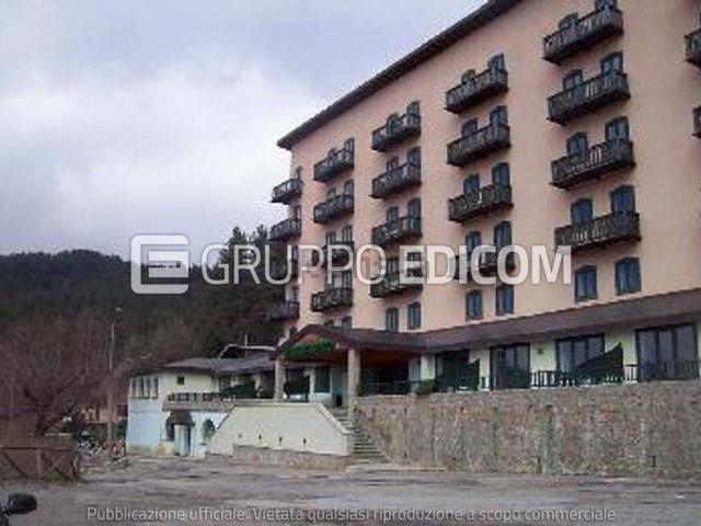 Locale in vendita di 588 m² in Vico II Lorica