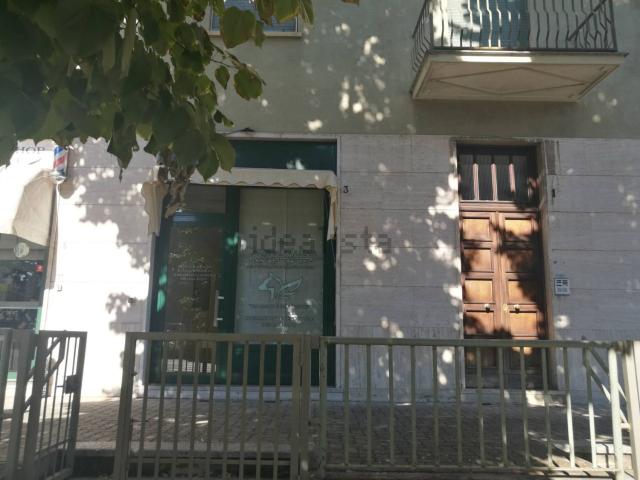 Locale in vendita di 58 m² in Piazza Lugano Paolo, 1