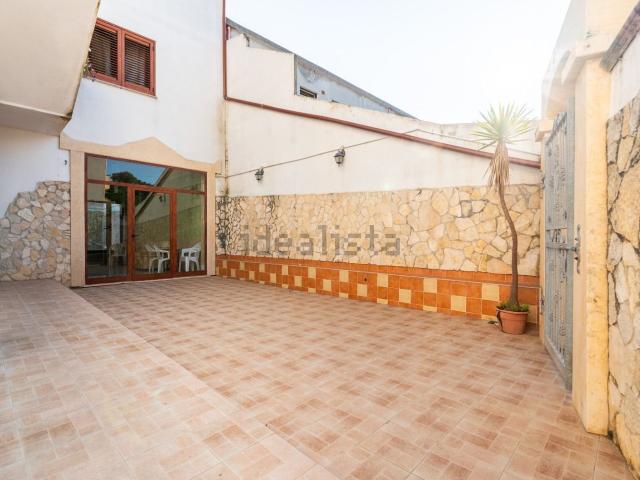 Locale in vendita di 58 m² in Via Cavour, 47