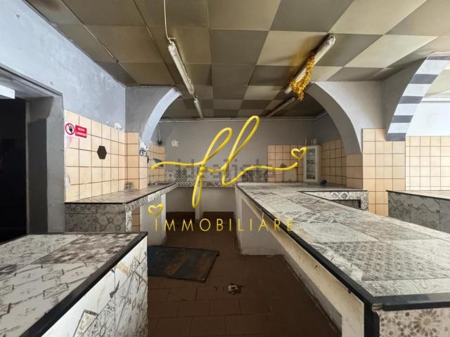 Locale in vendita di 58 m² in Via Giuseppe Garibaldi, 57122