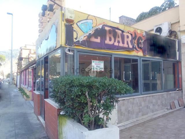 Locale in vendita di 58 m² in Via Giuseppe Ingegneros, 124