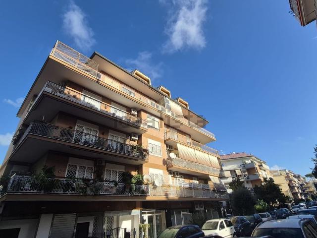 Locale in vendita di 58 m² in Via Isidoro del Lungo