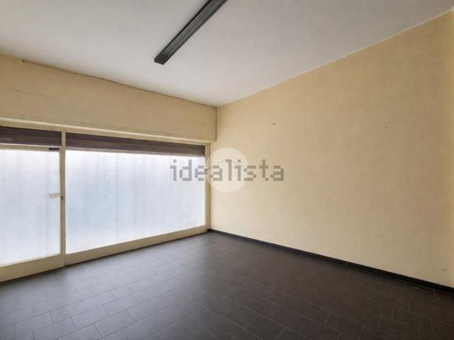 Locale in vendita di 58 m² in Via Monte Cornagera