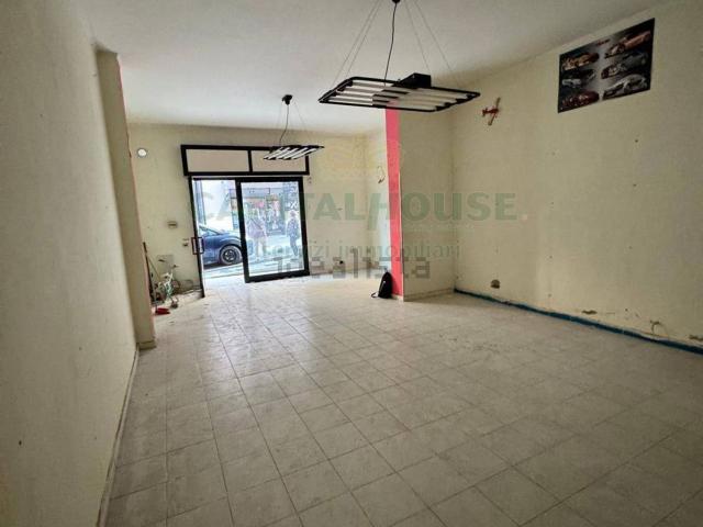 Locale in vendita di 58 m² in Via San Stefano
