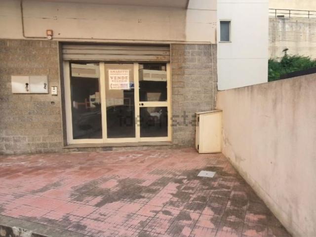 Locale in vendita di 58 m² in Viale Rocco Larussa