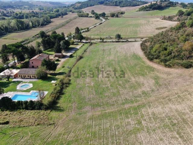 Locale in vendita di 590 m² in Via della Circonvallazione