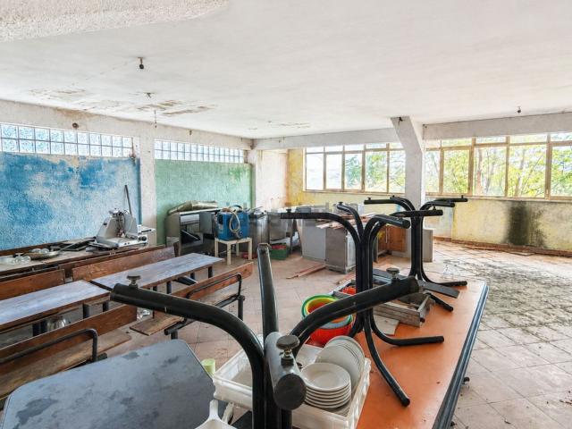 Locale in vendita di 590 m² in Via Fieramosca Anelli, 13