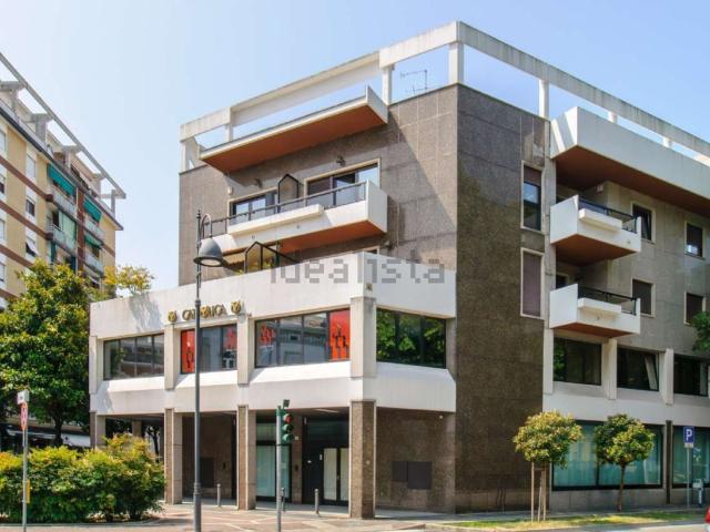 Locale in vendita di 590 m² in Via Roma