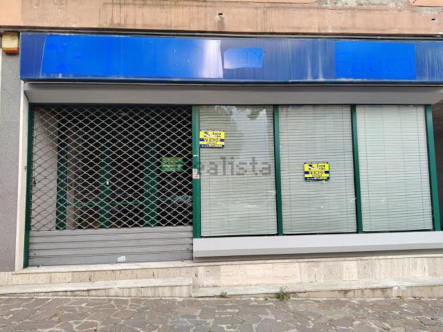 Locale in vendita di 590 m² in Viale XXIV Maggio, 101