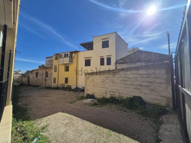 Locale in vendita di 595 m² in Via Galletti, 126
