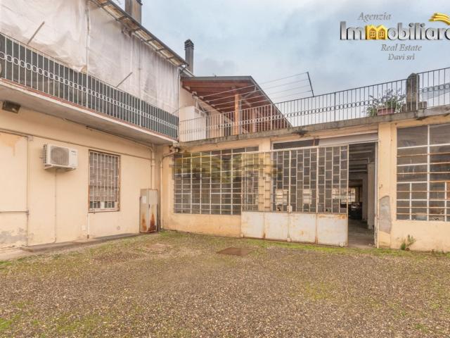 Locale in vendita di 597 m² in Viale della Repubblica, 103