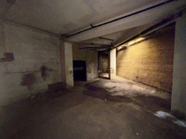 Locale in vendita di 598 m² in Via Marcantonio Coda