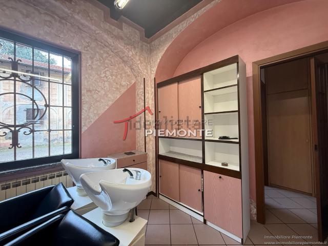 Locale in vendita di 59 m² in Via Brunelli Maioni, 26