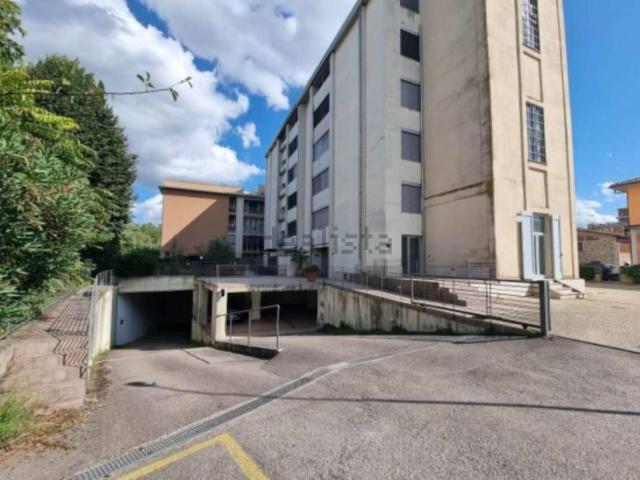 Locale in vendita di 16 m² in Viale Antonio Gramsci