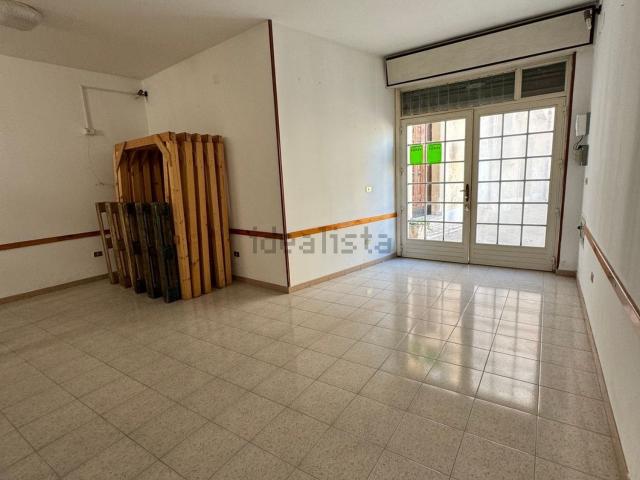 Locale in vendita di 63 m² in Piazza Umberto I