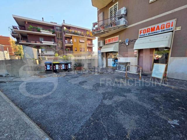 Locale in vendita di 63 m² in Via di Bravetta, 578