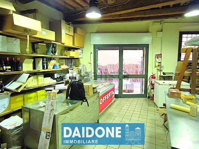 Locale in vendita di 63 m² in Via Enrico Bartelloni, 29