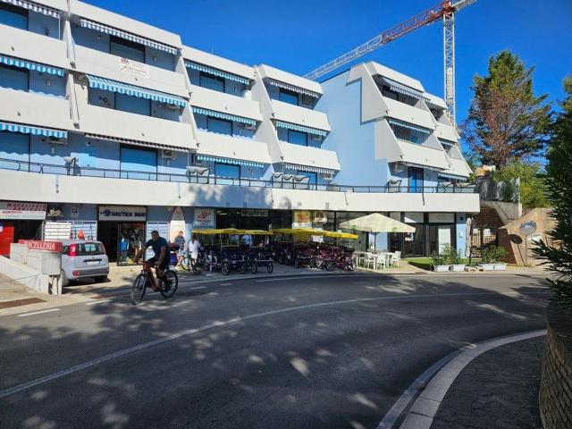 Locale in vendita di 63 m² in Via Gaetano Donizetti