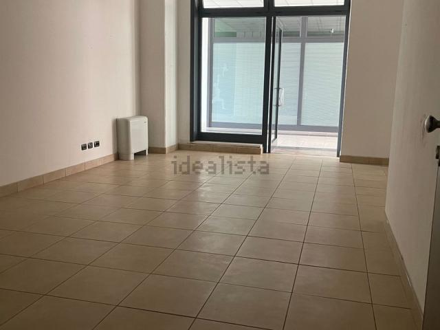 Locale in vendita di 63 m² in Via Quattro Passi, 50
