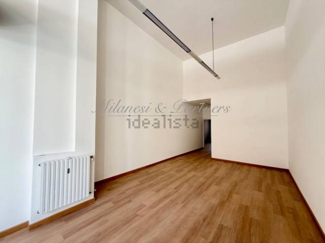 Locale in vendita di 63 m² in Via Sant&apos Orsola, 23