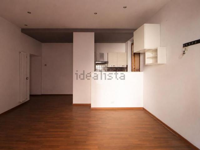 Locale in vendita di 63 m² in Via Statale Abetone, 374
