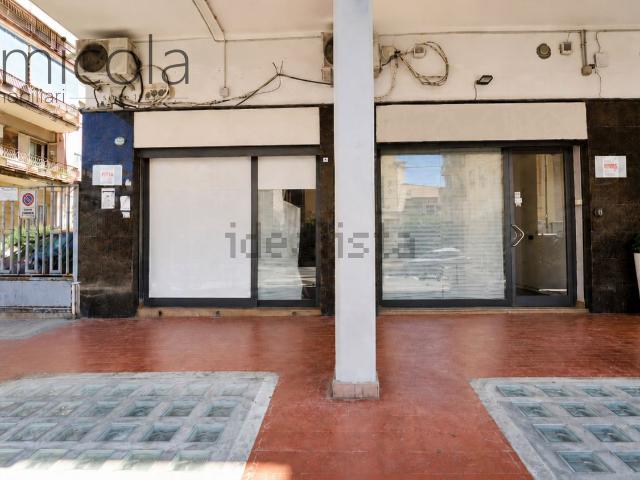 Locale in vendita di 63 m² in Viale Leone, 4