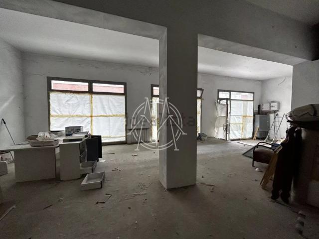 Locale in vendita di 600 m²