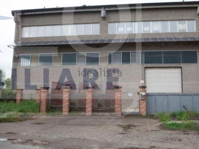 Locale in vendita di 600 m² in Via Cappuccini, 13