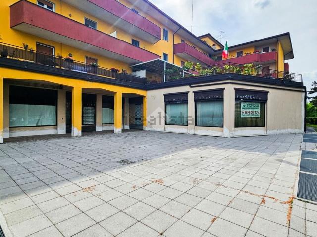 Locale in vendita di 600 m² in Via Circonvallazione