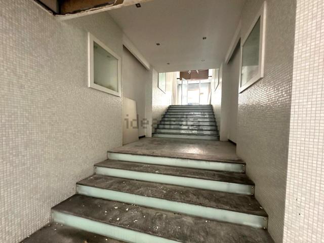 Locale in vendita di 600 m² in Via Gioacchino Toma, 49