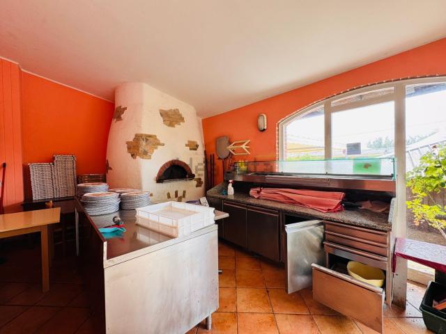 Locale in vendita di 600 m² in Via Giovanni XXIII