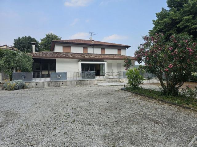 Locale in vendita di 600 m² in Via Guglielmo Marconi, 28