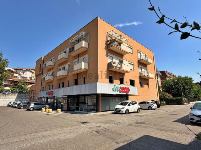 Locale in vendita di 600 m² in Via Maratoneti, 3