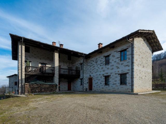 Locale in vendita di 600 m² in Via San Grato, 4