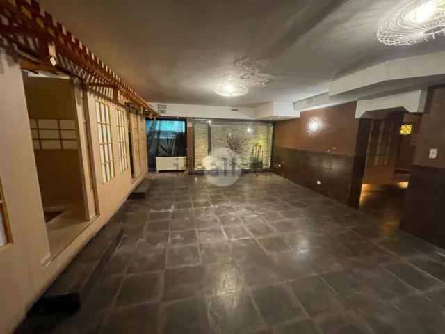 Locale in vendita di 600 m² in Via Pietro Paleocapa