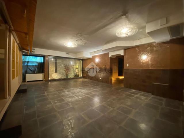 Locale in vendita di 600 m² in Via Pietro Paleocapa, 3
