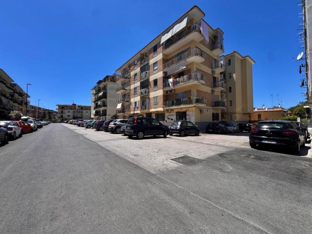 Locale in vendita di 600 m² in Via Vincenzo Marrone, 15