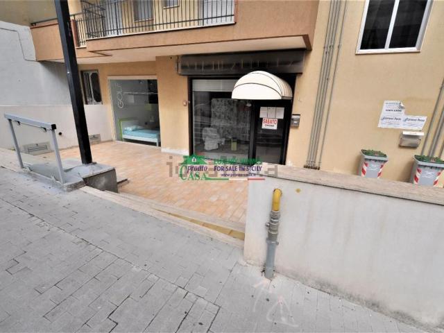 Locale in vendita di 600 m² in Viale Europa