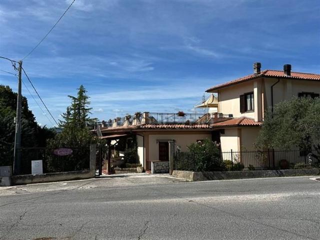 Locale in vendita di 600 m² in Frazione Valliola