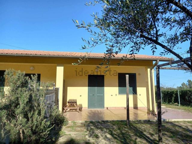 Locale in vendita di 60100 m²