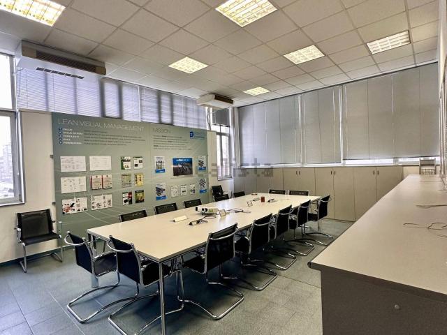 Locale in vendita di 604 m² in Via Chambéry