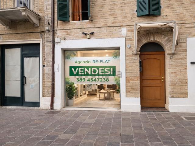 Locale in vendita di 60 m² in Corso Giacomo Matteotti, 134
