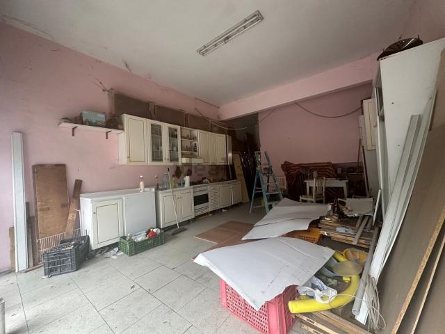 Locale in vendita di 60 m² in Largo Collodi, 10