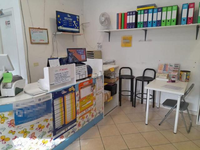 Locale in vendita di 60 m² in Via di Roma